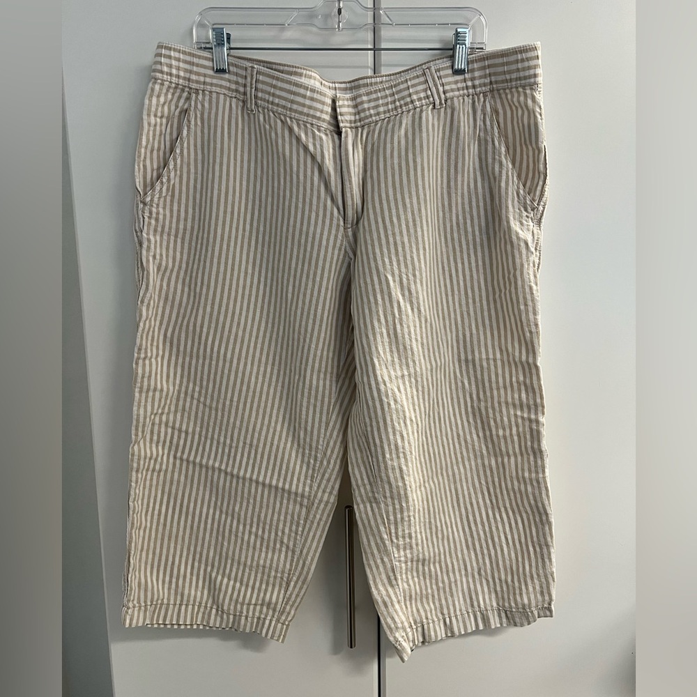 Liz Claiborne Beige and White Striped Capris Sz XL